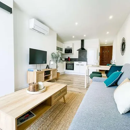 Clary - T2 Climatise Lumineux • 4 Pers • Hyper Centre • Vue Montagnes Appartement
